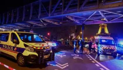 Sulm me thikë në metronë e Parisit. Disa të plagosur