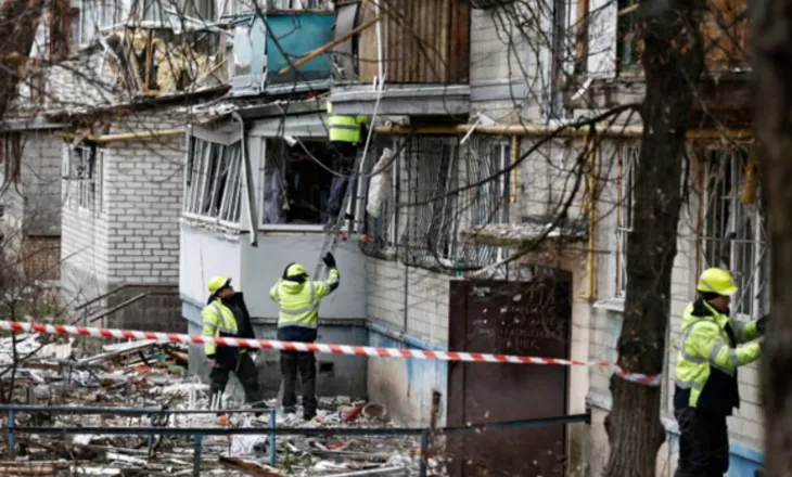 Sulm para Krishtlindjeve, Rusia godet infrastrukturën energjitike të Ukrainës, 3 rajone pa drita, humbin jetën edhe 3 persona