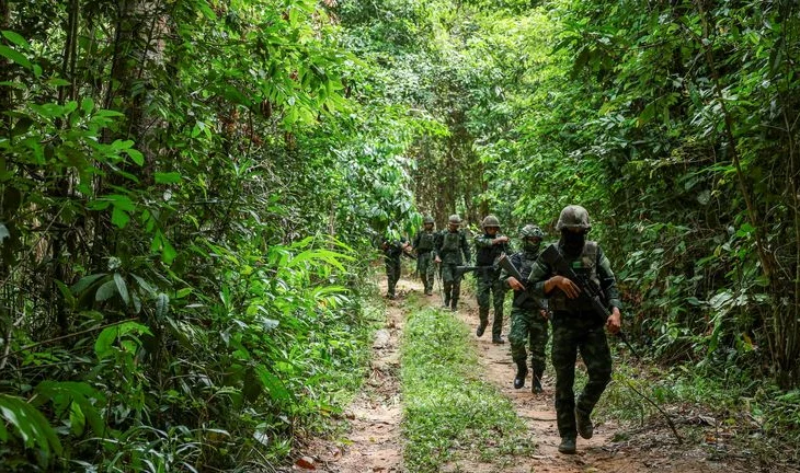 Tajlanda nis sulme ajrore kundër Kamboxhias ndërsa përleshjet kufitare rishpërthejnë