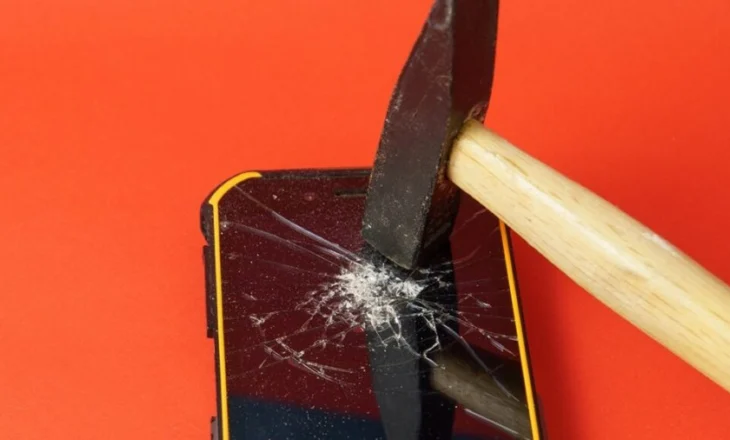 Të kesh një smartphone në moshën 12-vjeçare lidhet me këto probleme shëndetësore…