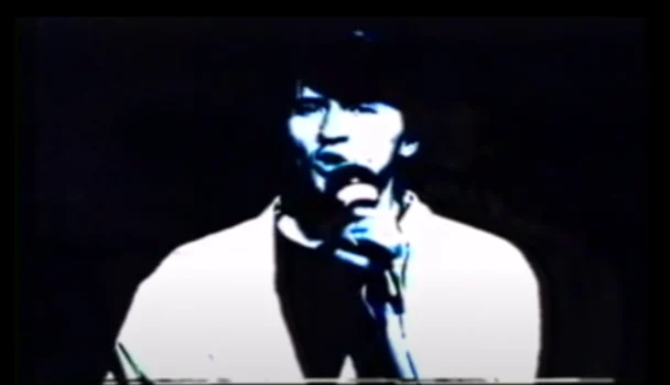 “Të lutem më harro” kënga e paharruar nga grupi i njohur “Hareja” (Teksti dhe video)