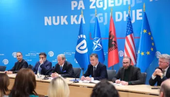 “Të spostohemi në orbitë tjetër”, Berisha mesazhe të qarta në mbledhjen e Këshillit: Do e shtyjmë analizën për zgjedhjet, dilni mblidhni njerëz për protestën