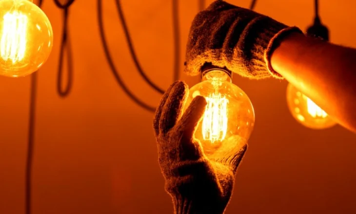 ‘Të ulet koha pa energji elektrike’, ERE nis rishikimin e standardeve të cilësisë në rrjetin e transmetimit