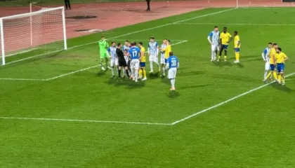 Tensione dhe pakënaqësi në “Elbasan Arena”, Tirana lë fushën e lojës