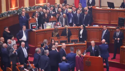 Tensionet në Kuvend, Bardhi: Mirënjohjen çdo deputeti, sot u ngrit në lartësinë e detyrës për t’i shërbyer interesit publik