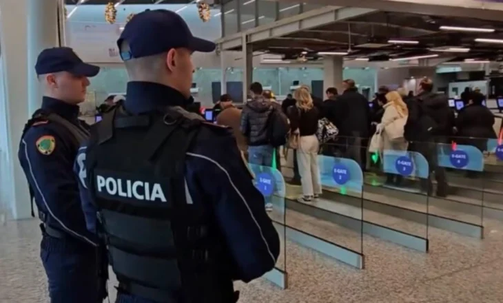 Tentuan të kalojnë kufirin me dokumente të falsifikuara, tre të arrestuar në Rinas