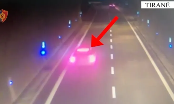 Tentuan të ndihmonin 12 emigrantë të paligjshëm të kalonin kufirin/ Vihen në pranga dy persona, në kërkim dy të tjerë