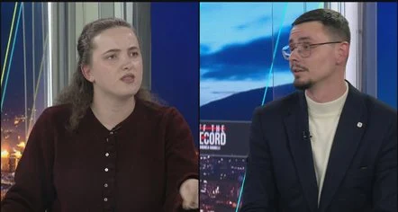 “Ti i bën fresk Ramës”/ Zyrtarja e FRPD debat me të riun e PS: U’a çojnë me mesazh ça do flisni nëpër studio