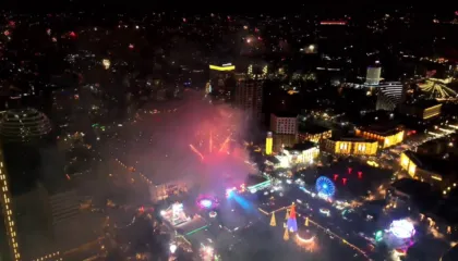 Tirana gati për ndërrimin e viteve, festimet kulmojnë me koncertin e madh në sheshin “Skënderbej”