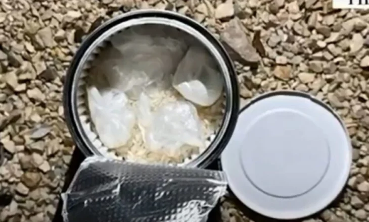 Tiranë/ Kishte fshehur në oborrin e banesës kokainë në doza, arrestohet 41-vjeçari!