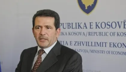 Tjetërsonte pronat në bashkëpunim me zyrtarë të tjerë për përfitime personale/ Arrestohet në Kosovë ish-ministri