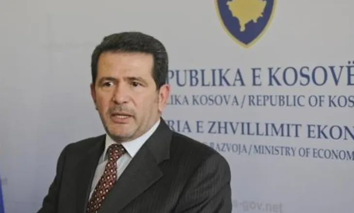 Tjetërsonte pronat në bashkëpunim me zyrtarë të tjerë për përfitime personale/ Arrestohet në Kosovë ish-ministri