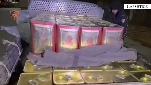 Trafik narkotikësh dhe kontrabandë mallrash, ndalohen në Kapshticë 2 të shpallur në kërkim, një tjetër arrestohet