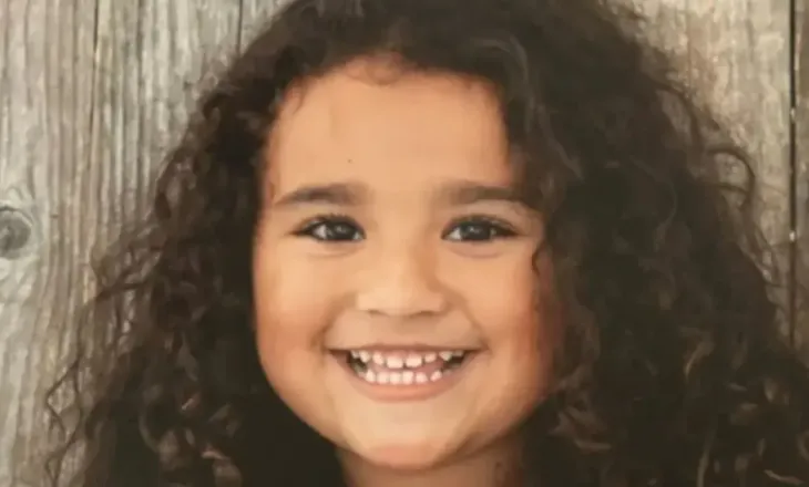 Tragjedi: 9-vjeçarja e zhdukur prej tetorit gjendet e vdekur, dyshohet se u vra nga nëna