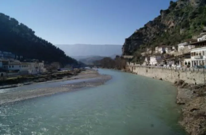 Tragjedi në Berat! Mbytet në lumin Osum një person