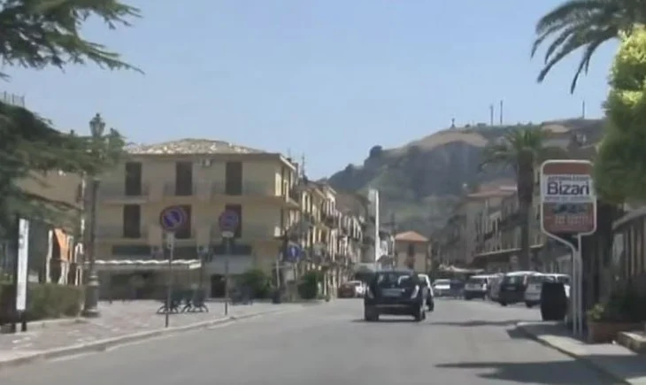 Tragjedi në Corleone: 78-vjeçarja mbyt vajzën me aftësi të kufizuara, pastaj vret veten