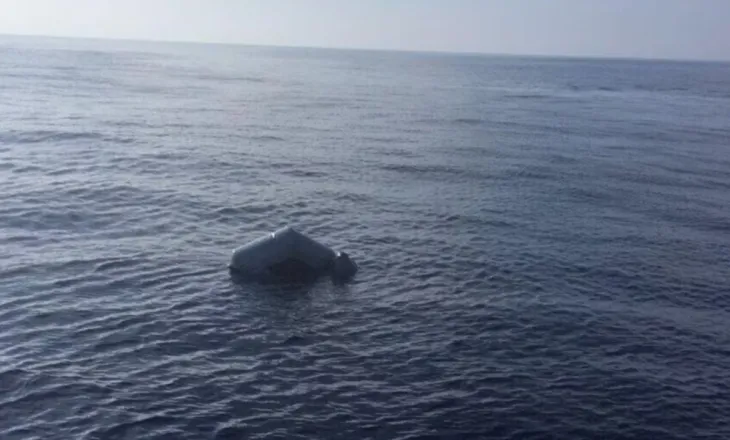 Tragjedi në Mesdhe/ 116 persona humbin jetën nga mbytja e anijes me emigrantë, vetëm një arriti të shpëtojë