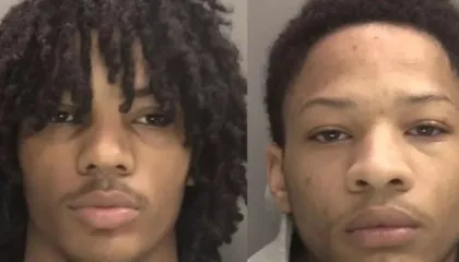 Tragjedia në natën e Krishtlindjes/ Babai i dy fëmijëve u gjet i vrarë me thikë, shpallen në kërkim dy vëllezërit 19 dhe 20 vjeç