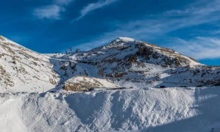 Tragjike në Greqi/ U nisën për të bërë ‘hiking’ në malin e mbuluar nga bora, katër alpinistë humbin jetën nga orteku