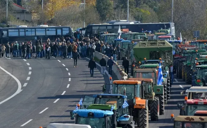 Tre orë protestë, bllokohet aksi rrugor Kakavijë-Janinë