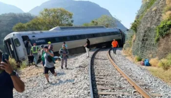 Treni del nga shinat në Meksikë, 13 të vdekur dhe rreth 100 të plagosur