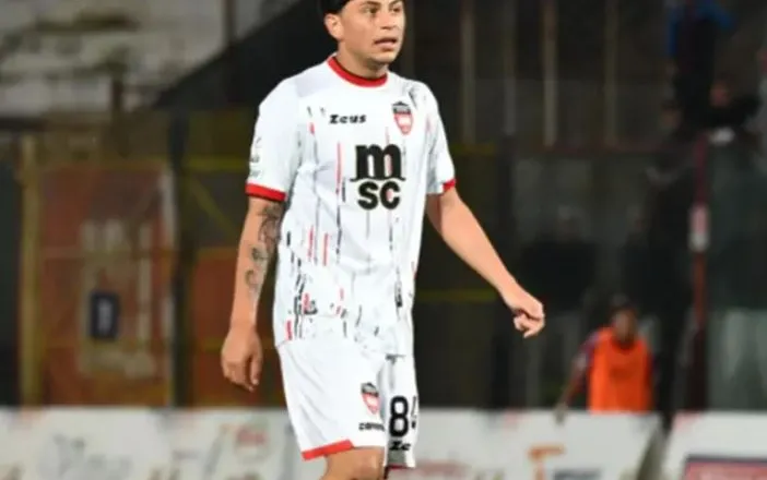 Tronditëse/ Futbollisti 18-vjeçar goditet me thikë, italiani po lufton për jetën në spital