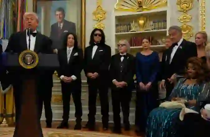 Trump bën bashkë yjet amerikanë në ceremoninë solemne, nderon figurat e shquara në qendrën Kennedy