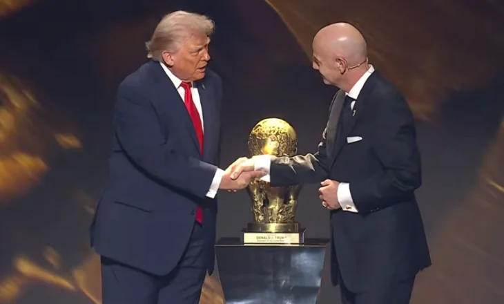 Trump nderohet në ceremoninë e shortit të Botërorit, merr “çmimin e paqes FIFA”