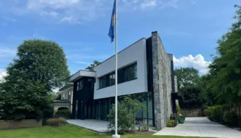 Trump nënshkroi mbrojtjen për Kosovën, Ambasada në SHBA: Mbështetja u rikonfirmua