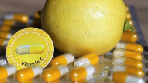 Trupit tuaj i mungon vitamina C, zbuloni 4 shenjat që e tregojnë këtë