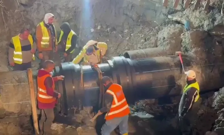 Tubi i çarë i ujit në Vlorë, si dritat e ikura të Qyteti Studenti në dimrin e ‘90-ës