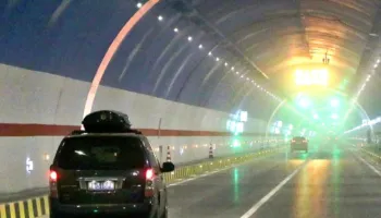 Tuneli më i gjatë i autostradës në botë hapet për trafik