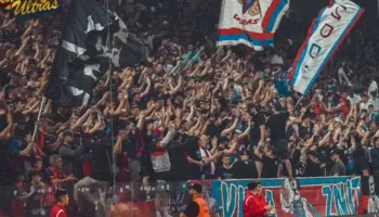 “Turp, ky nuk është futboll”! Tifozët e Vllaznisë reagojnë të irrituar me ekipin, nuk e kapërdijnë barazimin me Tiranën