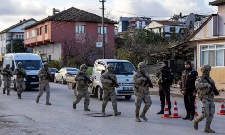 Turqia godet ISIS, arreston 357 të dyshuar në një operacion të zgjeruar