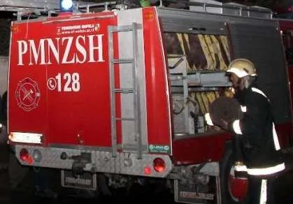 U arrestua duke shitur drogë në lokalin e tij, pezullohet nga puna zjarrëfikësi në Pogradec (EMRI)