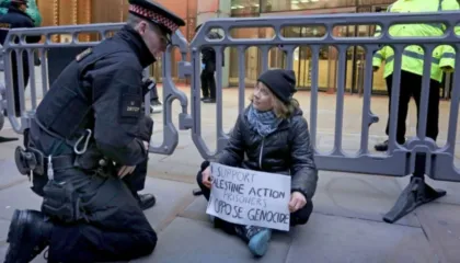 U arrestua në Londër gjatë protestës për Palestinën, lirohet aktivistja Greta Thunberg