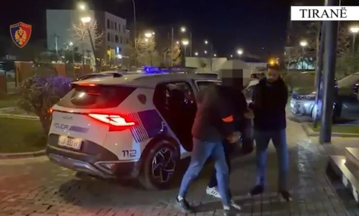 U kapën në flagrancë në një lokal në Ndroq teksa vinin baste sportive me telefona, arrestohen 2 persona