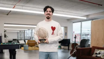 U zgjodh nga ‘Bola’ personaliteti i vitit 2025, Vitinja në radarin e Real Madrid