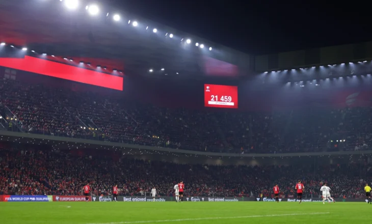 UEFA gjobit sërish Shqipërinë, por FSHF falënderon tifozët: Sjellje shembullore