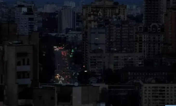 Ukraina feston Krishtlindjet në errësirë, sulmet ruse shkaktuan ndërprerje të furnizimit me energji