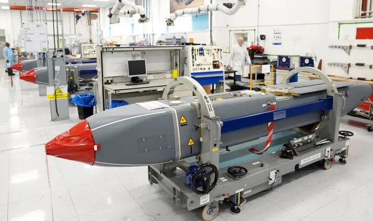 Ukraina godet rafinerinë kryesore ruse të naftës me raketa britanike, thonë zyrtarët