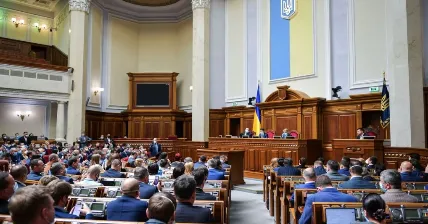 Ukrainë/ Nisin hetime për një skemë blerjeje votash nga deputetët