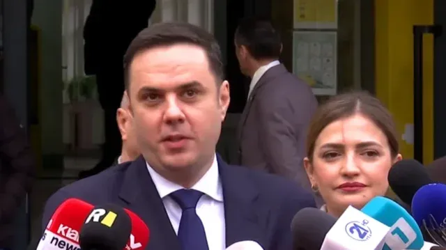 ‘Uroj që qytetarët të largohen nga zymtësia dhe bllokada’, voton kreu i LDK-së, Lumir Abdixhiku