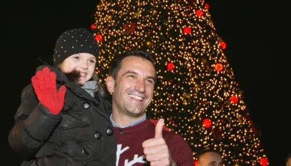 Veliaj uron Krishtlindjen nga qelia: Drita gjithmonë fiton mbi errësirën!