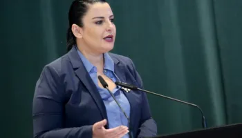 “Vetë pushteti, është korruptues”/Betejë e hapur, avokati: Në rastin e zonjës Balluku duhet bërë ndarja mes pushtetit..