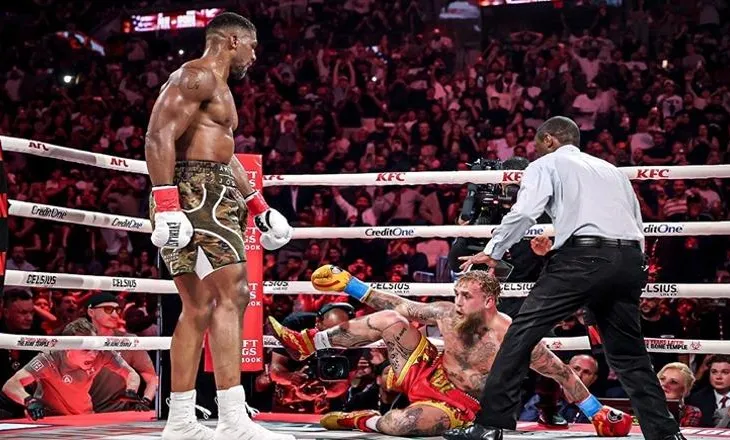 VIDEO/  Anthony Joshua hedh në tapet Jake Paul dhe fiton me ‘K.O.’