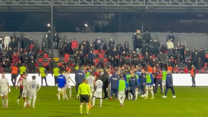 VIDEO/ Dhuna dje në Vlorë. Teuta publikon pamjet e rënda: Ekipi në gjendje të rënduar! Të merren masa