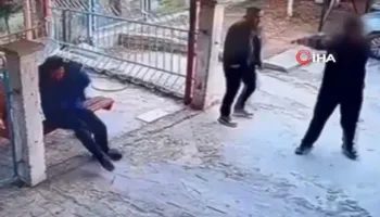 VIDEO/ E rëndë në Turqi, nxënësi i mitur qëllon me armë drejtorin gjatë pushimit