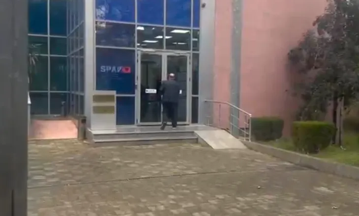 VIDEO- Ish-drejtori i Përgjithshëm i Burgjeve paraqitet sërish në SPAK