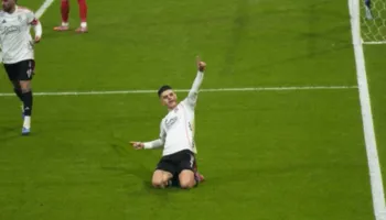 VIDEO/ Milot Rashicën nuk e ndalin dot as dy mbrojtësa, goli i sulmuesit shqiptar nis festën te Beshiktashi